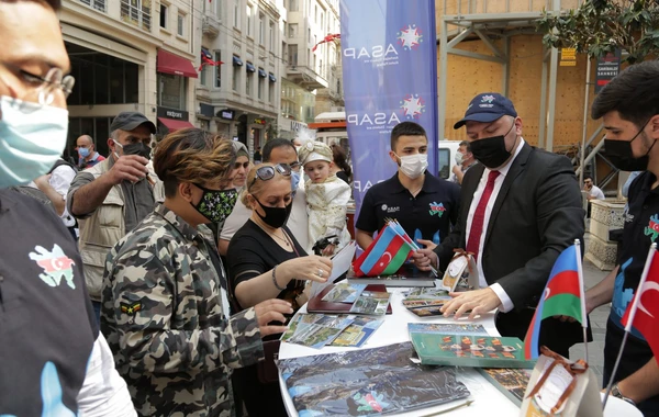 Taksimdə Respublika gününə həsr olunan fləşmob keçirildi - FOTO