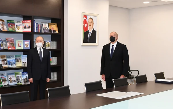 İlham Əliyev Suraxanı rayon Məhkəməsinin yeni binasının açılışında iştirak edib - FOTO - YENİLƏNİB