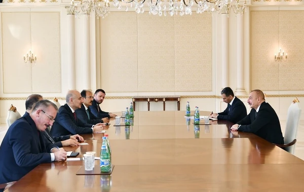 Prezident İlham Əliyev Türkiyənin nəqliyyat və infrastruktur nazirini qəbul edib