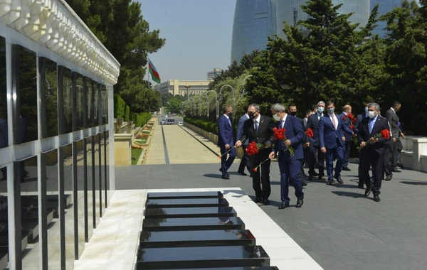 Türkiyənin Baş Prokuroru Fəxri Xiyabanda və Hərbi Qənimətlər Parkında olub - FOTO/VİDEO