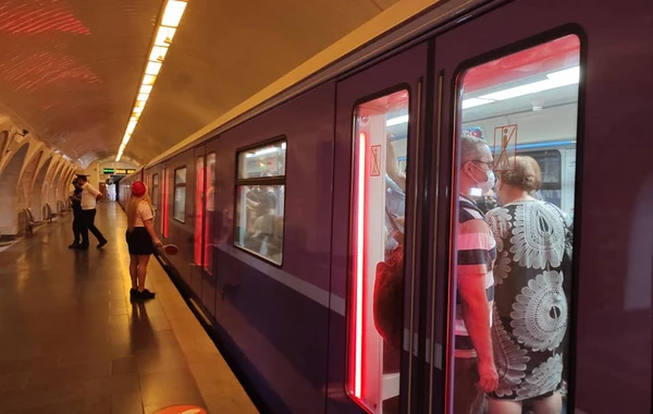 Metro 7 ay sonra fəaliyyətini bərpa etdi - FOTO
