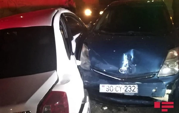 Bakıda iki avtomobil toqquşub, xəsarət alan var - VİDEO