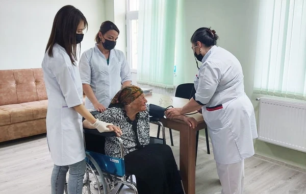 Kəndirlə tövlədə taxtaya bağlanan qadın nəzarətə götürüldü - FOTO