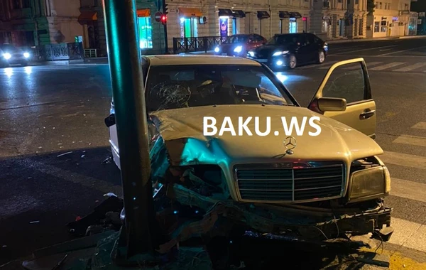 Bakıda gecə qəza - 2 xanım xəsarət alıb - VİDEO