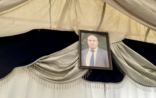Провожают в последний путь зампредставителя главы ИВ, подорвавшегося на мине - ФОТО
