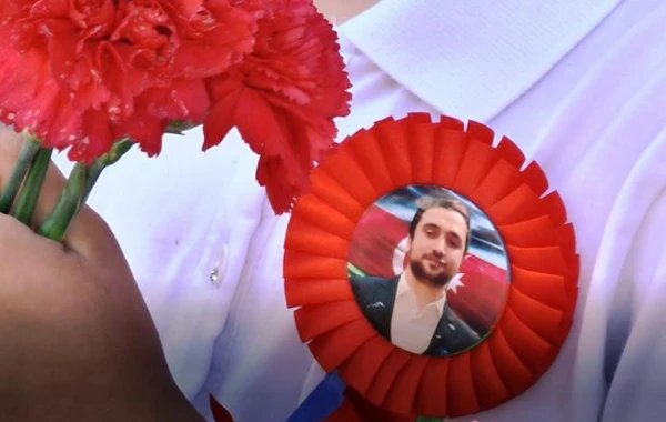 Sumqayıtda Vətən müharibəsi şəhidinin xatirə lövhəsi açıldı - FOTO