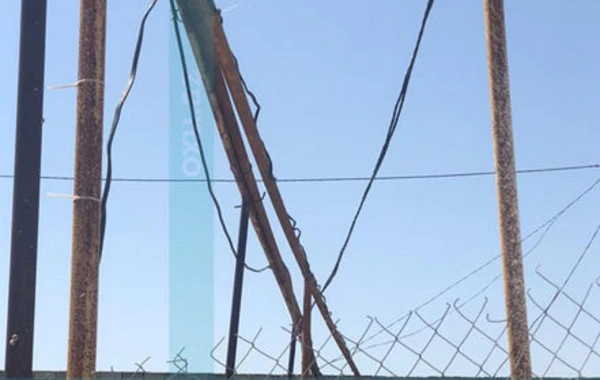 “Azərişıq” vətəndaşa aid ərazidə 11 sayğac quraşdırıb: “Mülkiyyətimizdən istifadə edə bilmirik” - İDDİA - FOTO
