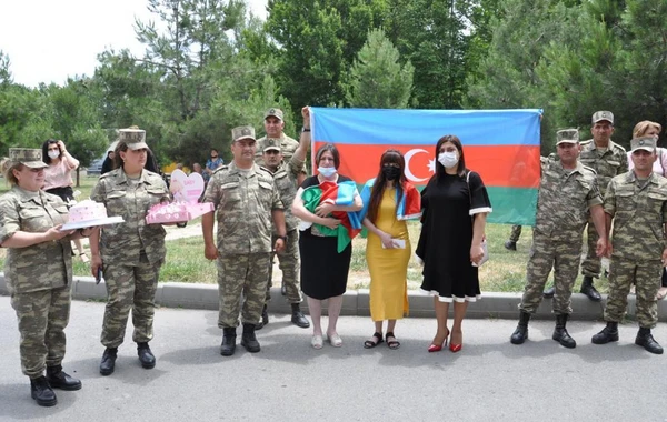 Daha bir şəhidin övladı dünyaya gəlib - FOTO