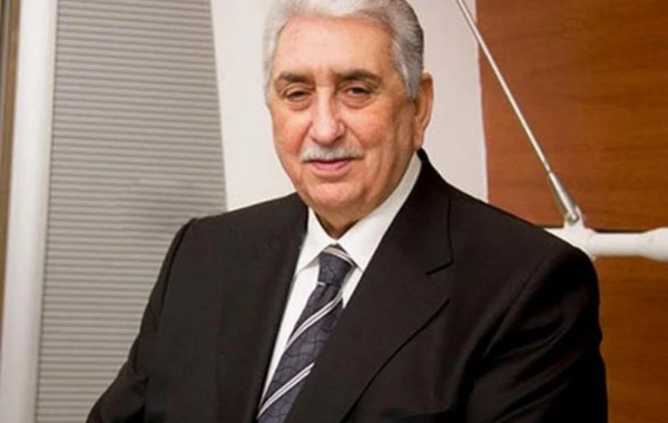 Xalq artisti Arif Babayev müalicə üçün təcili Türkiyəyə aparıldı