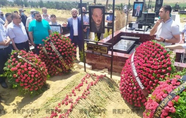 Mehriban Əliyeva Ramiz Əzizbəylinin dəfn mərasiminə əklil göndərib - FOTO