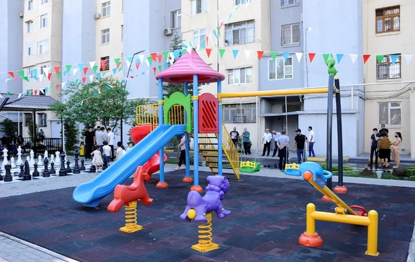 Bakı sakinlərinin nəzərinə - Həyətinizin abadlaşdırılması üçün müraciət edə bilərsiniz - FOTO
