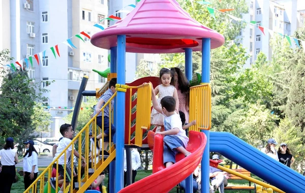 Bakı sakinlərinin nəzərinə - Həyətinizin abadlaşdırılması üçün müraciət edə bilərsiniz - FOTO