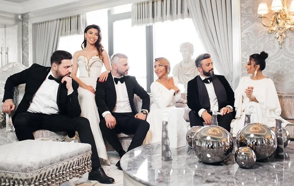 Azərbaycanlı aparıcılardan maraqlı görüntülər - FOTO