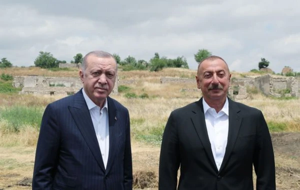 İlham Əliyev Rəcəb Tayyib Ərdoğanı Füzuli rayonunda qarşılayıb - FOTO
