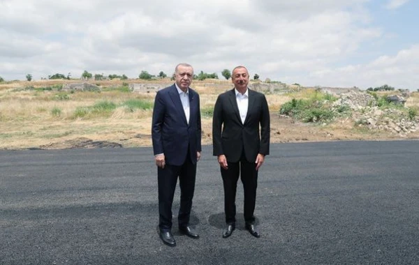 İlham Əliyev Rəcəb Tayyib Ərdoğanı Füzuli rayonunda qarşılayıb - FOTO