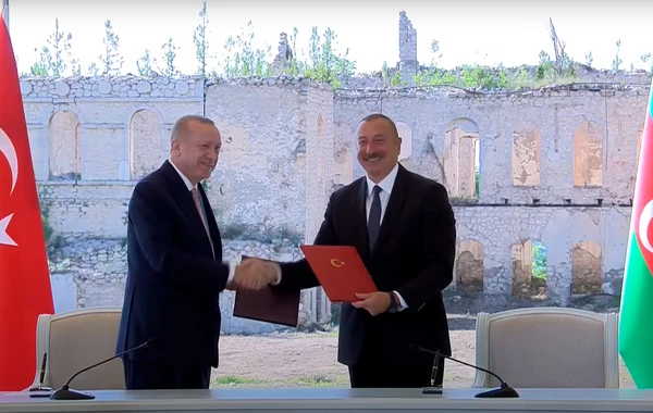 Şuşa Bəyannaməsi: Azərbaycan-Türkiyə münasibətləri ən uca zirvəyə yüksələrək yeni mərhələyə qədəm qoydu