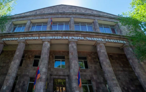 Ermənidən öz xalqına şərəfsizlik: Hərbçilərin yaxınlarından intim görüntülər istədi
