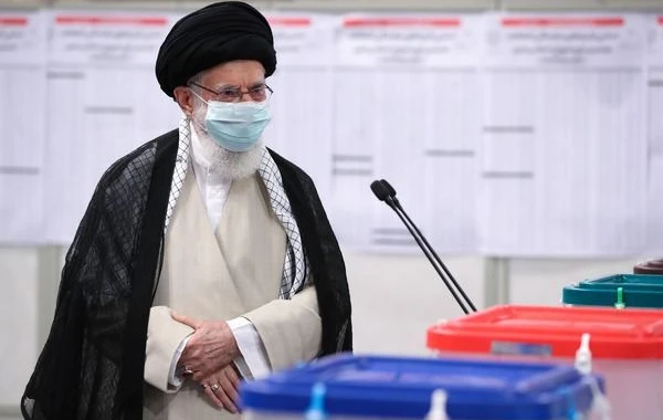Xamenei prezident seçkilərində səs verib - FOTO