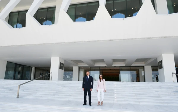 Prezident İlham Əliyev və xanımı “Gülüstan” sarayında - FOTO