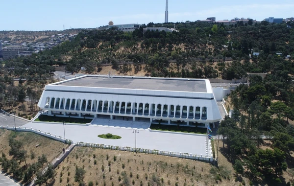 Prezident İlham Əliyev və xanımı “Gülüstan” sarayında - FOTO
