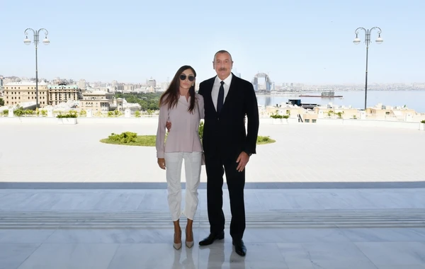 Prezident İlham Əliyev və xanımı “Gülüstan” sarayında - FOTO