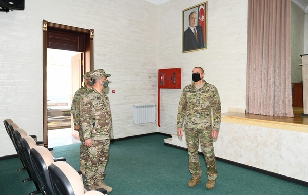 İlham Əliyev yeni istifadəyə verilən hərbi şəhərcikdə - FOTO