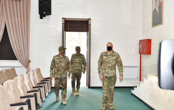 İlham Əliyev yeni istifadəyə verilən hərbi şəhərcikdə - FOTO