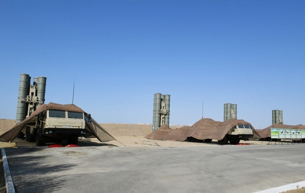 İlham Əliyev yeni istifadəyə verilən hərbi şəhərcikdə - FOTO