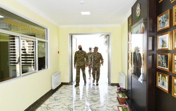İlham Əliyev yeni istifadəyə verilən hərbi şəhərcikdə - FOTO