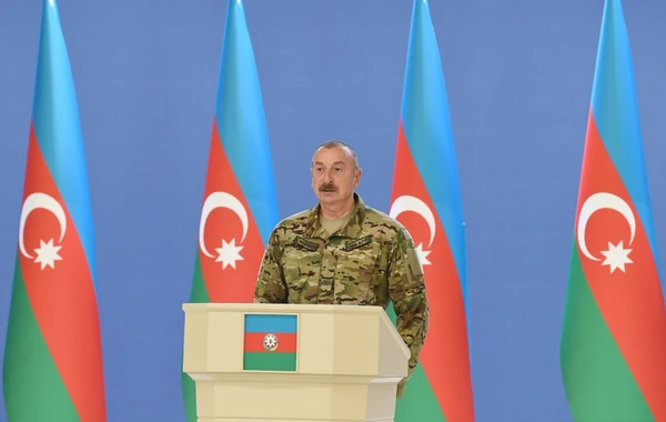 İlham Əliyev Azərbaycan Ordusunun şəxsi heyəti ilə görüşdü - FOTO