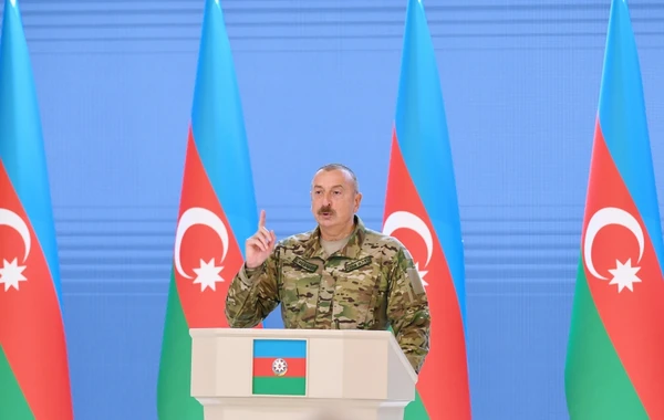 İlham Əliyev Azərbaycan Ordusunun şəxsi heyəti ilə görüşdü - FOTO