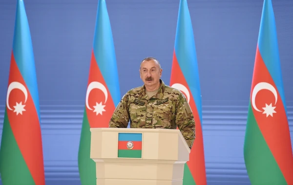 İlham Əliyev Azərbaycan Ordusunun şəxsi heyəti ilə görüşdü - FOTO