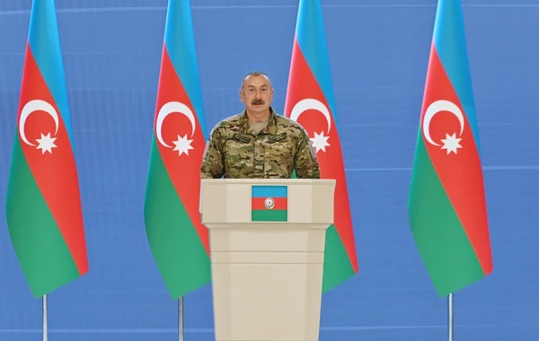 İlham Əliyev Azərbaycan Ordusunun şəxsi heyəti ilə görüşdü - FOTO