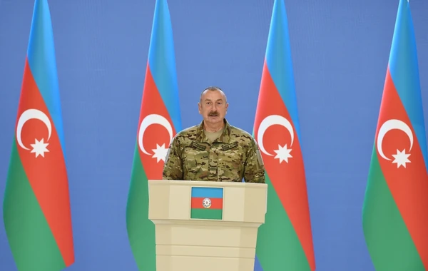 İlham Əliyev Azərbaycan Ordusunun şəxsi heyəti ilə görüşdü - FOTO
