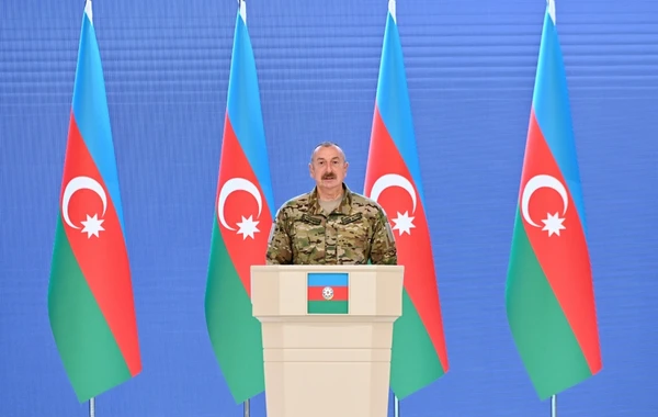 İlham Əliyev Azərbaycan Ordusunun şəxsi heyəti ilə görüşdü - FOTO