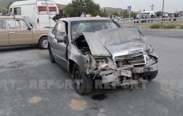 Şəkidə mikroavtobus qəzaya uğradı, xəsarət alanlar var - FOTO