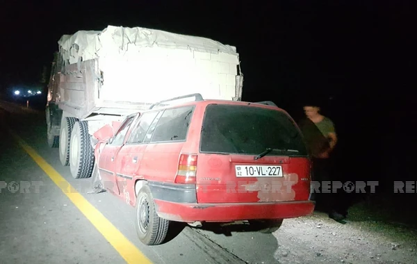 Azərbaycanda ağır qəza - Sürücü və azyaşlı oğlu ölüb, ailə üzvləri xəsarət alıb