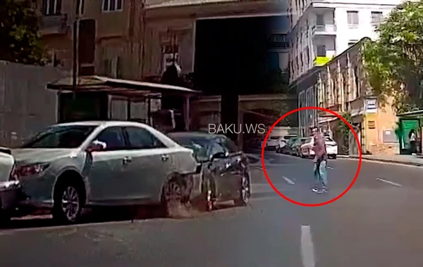 Bakıda piyadanın səhvi ucbatından baş verən qəzanın görüntüləri - ANBAAN VİDEO