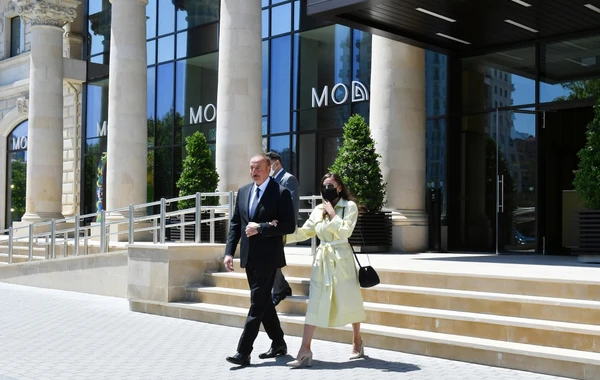 Ильхам Алиев и Мехрибан Алиева приняли участие в открытии отеля Courtyard by Marriott Baku - ФОТО