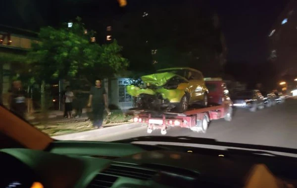 Bakıda “Land Cruiser”in sürücüsü beş maşını vuraraq hadisə yerindən qaçdı – FOTO