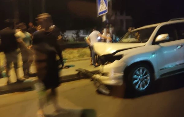 Bakıda “Land Cruiser”in sürücüsü beş maşını vuraraq hadisə yerindən qaçdı – FOTO