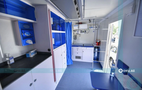 ÜST Şamaxıda TƏBİB-ə 3 mobil klinika təhvil verdi - FOTO