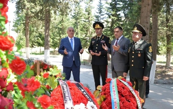 Polkovnik Babək Səmidlinin "Zəfər ordeni" ailəsinə verildi - FOTO