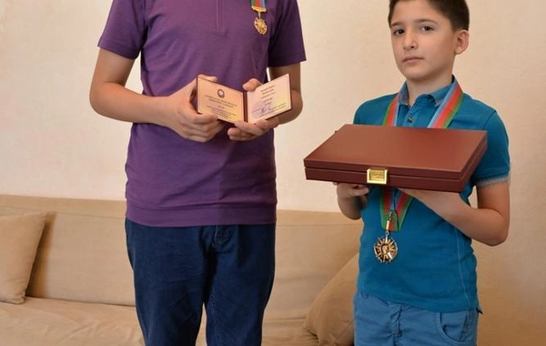Polkovnik Babək Səmidlinin "Zəfər ordeni" ailəsinə verildi - FOTO
