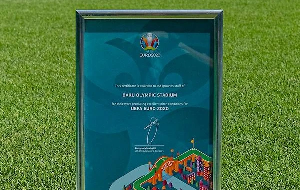 UEFA Bakı Olimpiya Stadionunu təltif etdi
