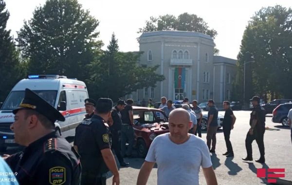 Mingəçevirdə zəncirvari yol qəzası, 4 nəfər xəsarət aldı - FOTO