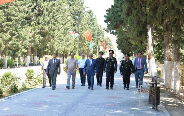 Polkovnik Babək Səmidlinin ölümündən sonra təltif edildiyi “Zəfər” ordeni ailəsinə təqdim olundu - FOTO