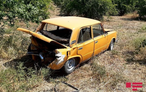 Azərbaycanda iki minik avtomobili toqquşub, 4 nəfər xəsarət alıb - FOTO