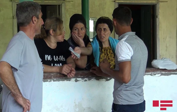 Kişi uşaqlarının gözü qarşısında arvadını və özünü güllələyərək öldürdü - TƏFƏRRÜAT - FOTO