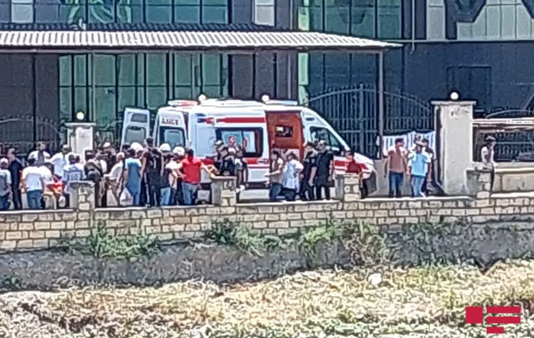 24 yaşlı oğlan özünü körpüdən atdı - FOTO